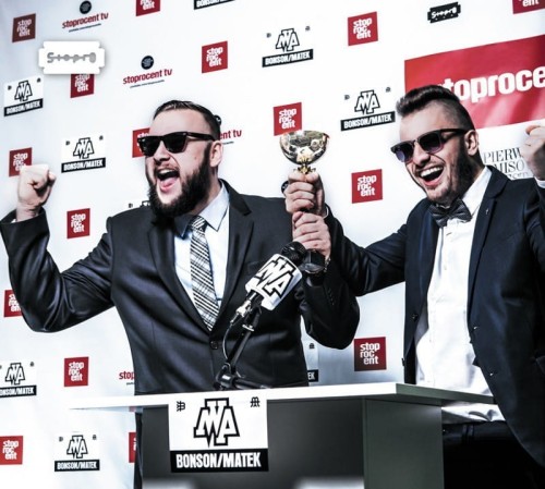 560380a2daa74303bb4dc934ff57af16